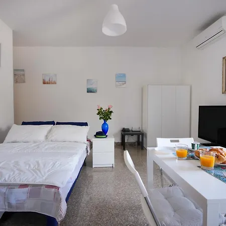 Guesthost - A Due Passi Dal Mare - With Parking * 巴里