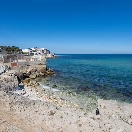 Apartment Guesthost - A Due Passi Dal Mare - With Parking