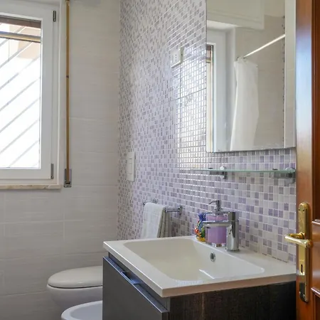Guesthost - A Due Passi Dal Mare - With Parking Apartmán *