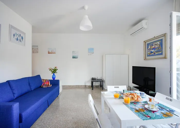 A Due Passi Dal Mare - With Parking Апартаменты